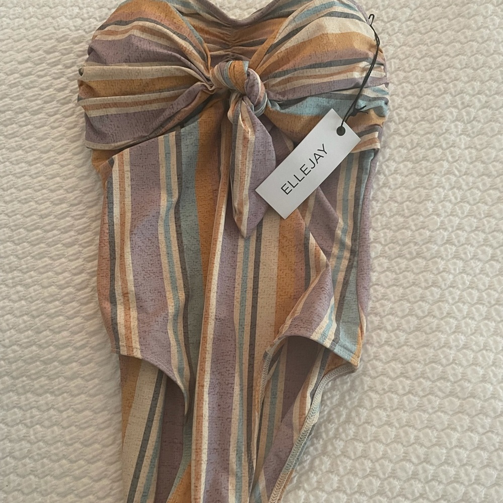 ELLEJAY CYNTHIA STRIPED ONE PIECE BIKINI SMALL NEW